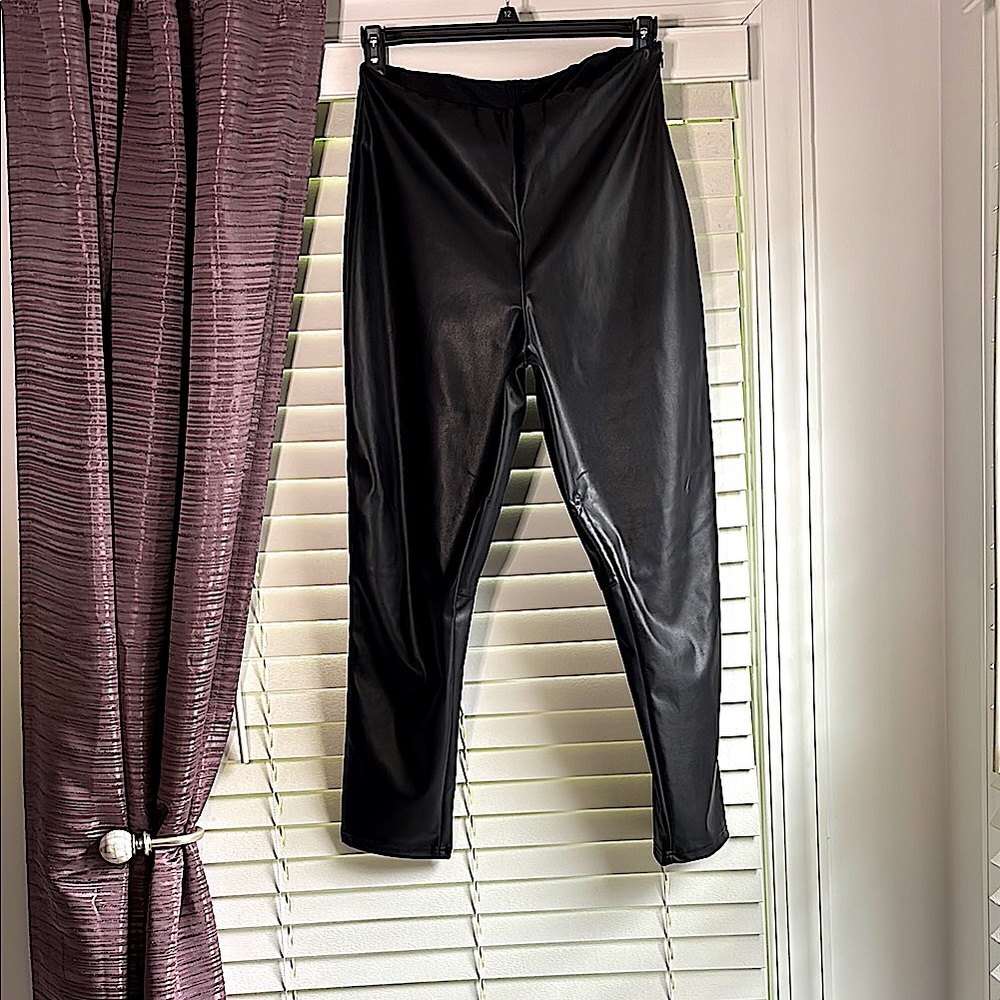 Fabletics Vegan Faux Leather Black Leggings/Skinny Pant
